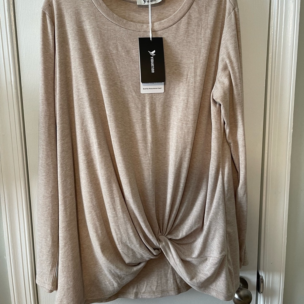 New with tags long sleeve t shirt